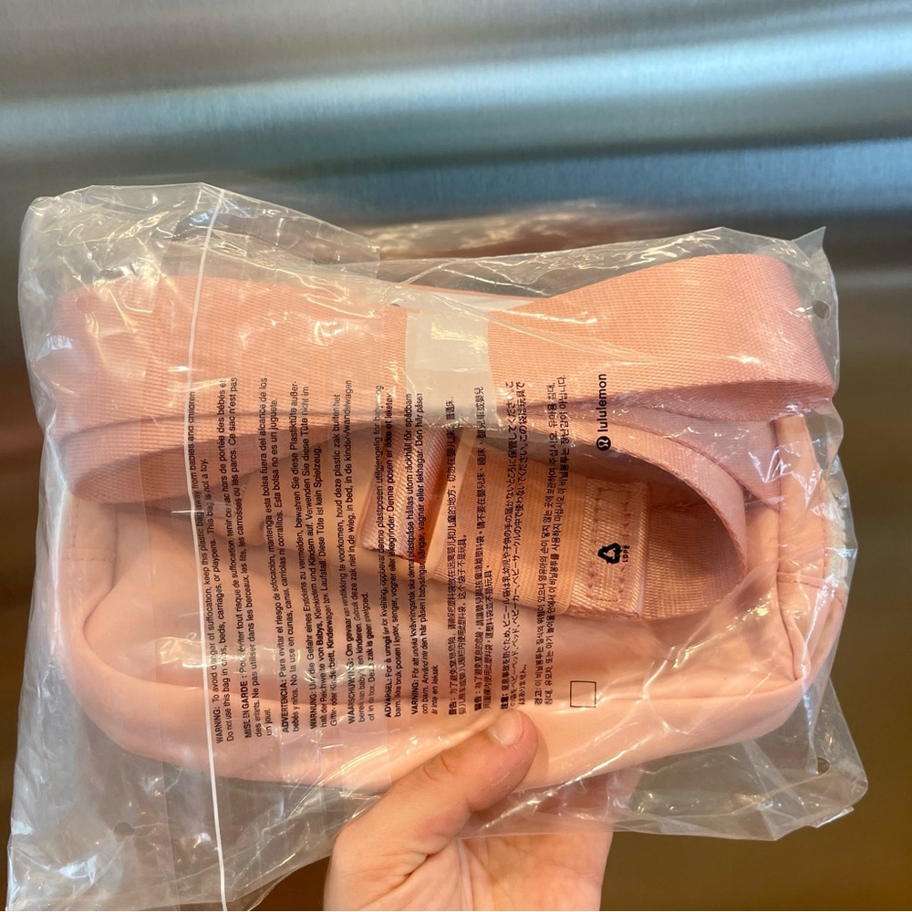 NWT Melon Sorbet Lululemon Everywhere Belt bag silver hardware logo 1L size pink - Picture 5 of 14